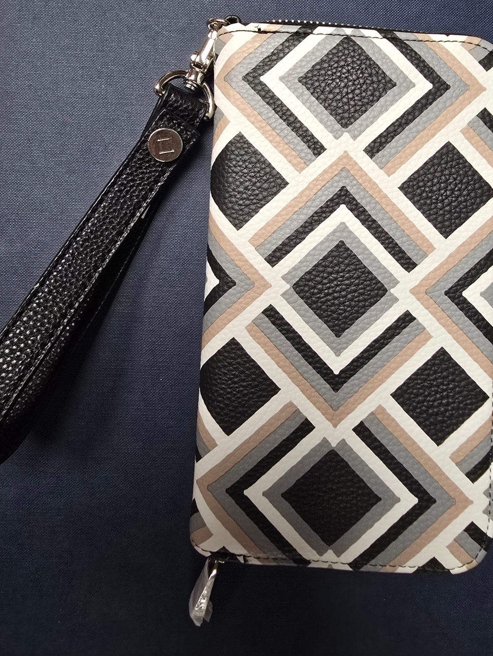 New Jewel byThirty-One Geometric Zip-Around Wristlet Wallet - Black, White & Tan - Picture 2 of 6